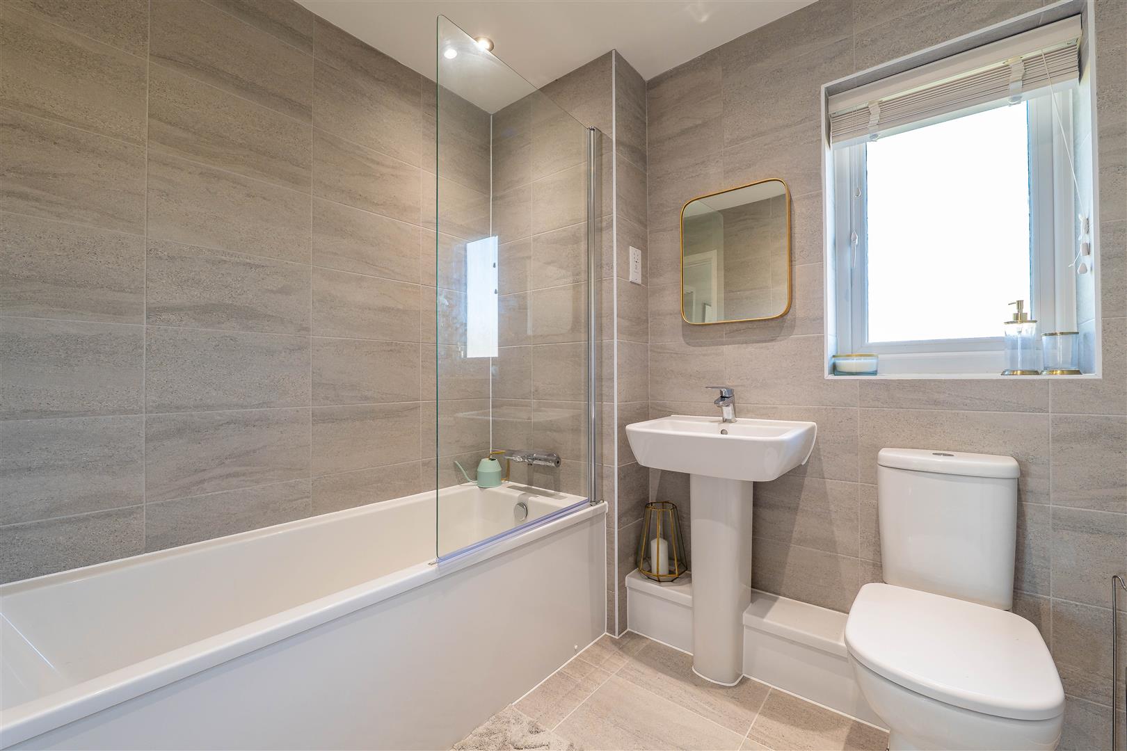 4 bed property in Methuen Drive, Preston